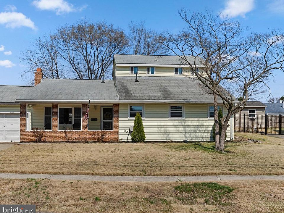 1st image of 11 Rose Ave