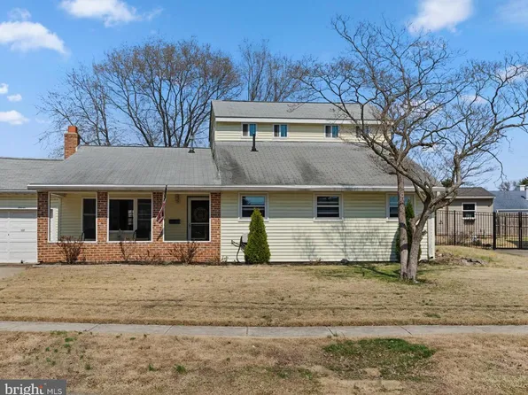 11 Rose Ave, Maple Shade, NJ 08052