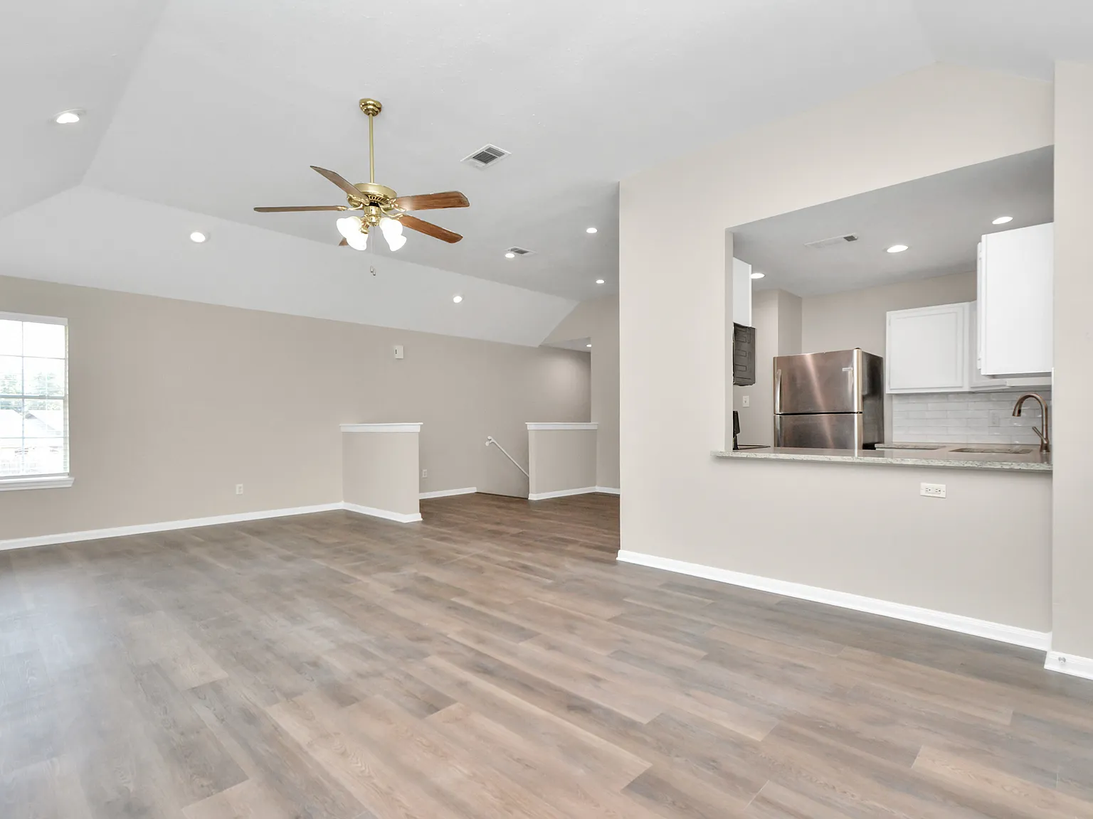 1165 Lovett St — Photo 1