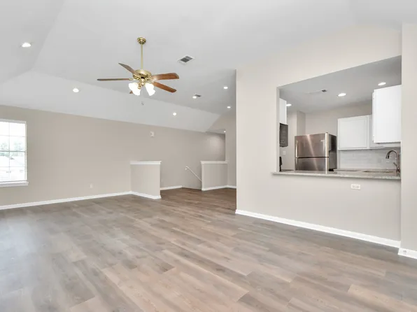 1165 Lovett St, Tomball, TX 77375