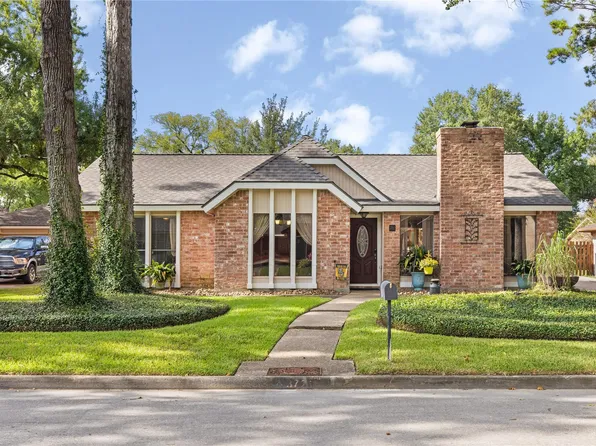 3726 Golden Lake Dr, Kingwood, TX 77345