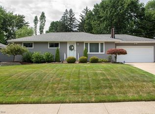 885 Bears Den Rd, Youngstown, OH 44511