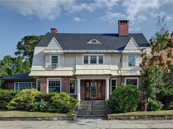 56 Windsor Rd, Cranston, RI 02905