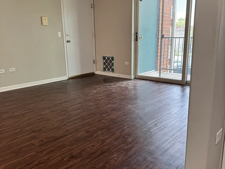 5045 N Northwest Hwy #102 — Photo 6