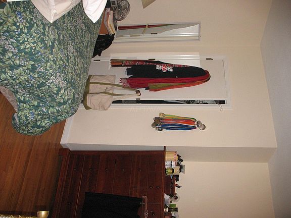 2nd image of 32 William St #1R