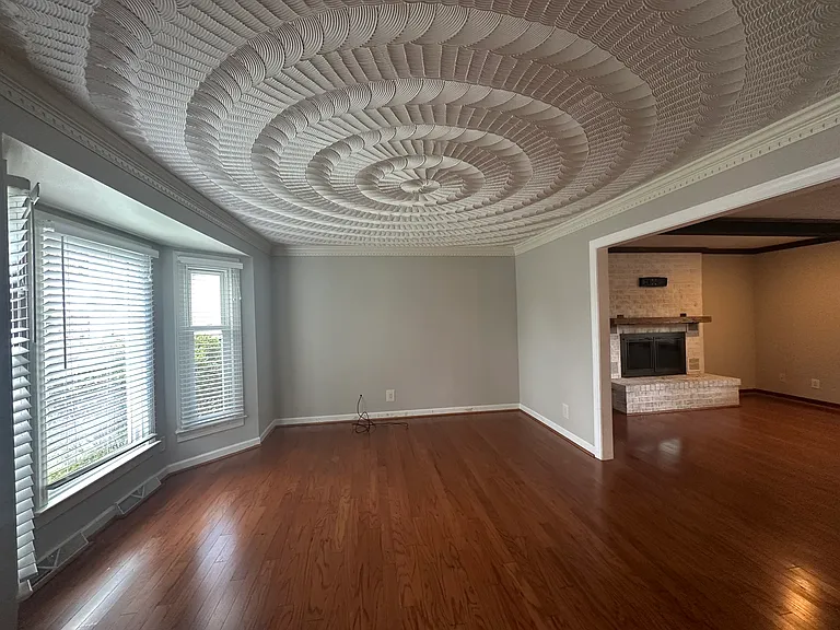 608 Hearndon Ct — Photo 4