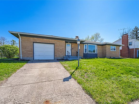 4th image of 1708 S Brookhollow Dr
