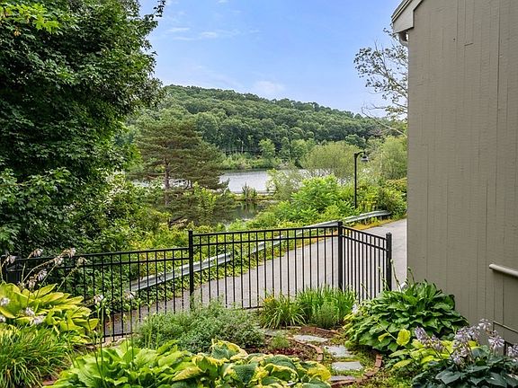 2nd image of 104 Millpond #0