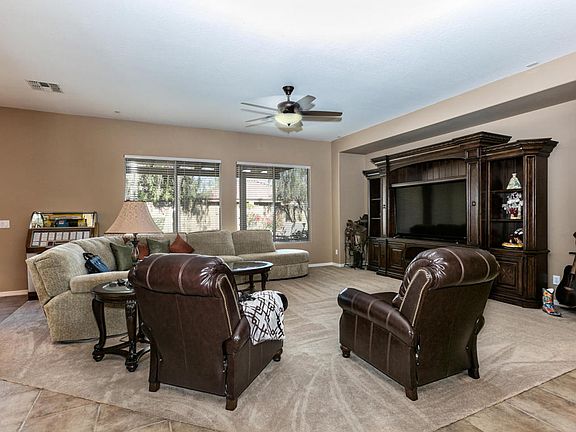 4th image of 39607 N Belfair Way