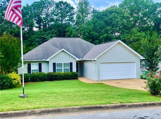 702 Rustic St, Opelika, AL 36801