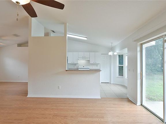 4th image of 5 Hemlock Radial Ln