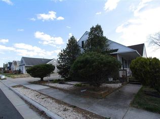 310 N Essex Ave, Margate, NJ 08402