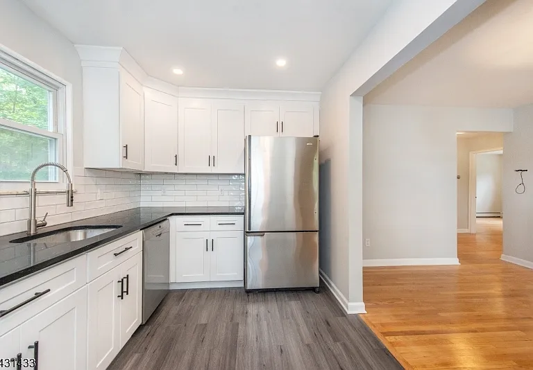 25 Whitfield St #1 — Photo 8