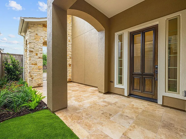 8213 Cabernet Ln — Photo 3