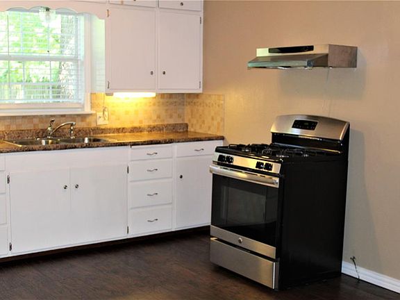 4th image of 2419 W Morton St