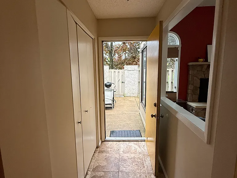 824 W Aaron Dr — Photo 36