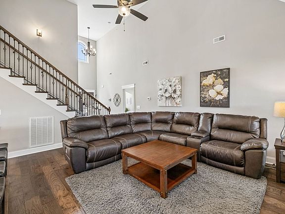 5th image of 8325 Turnbull Dr