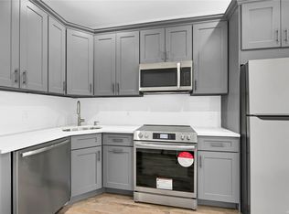 533 Greenwich St APT 2B, Hempstead, NY 11550