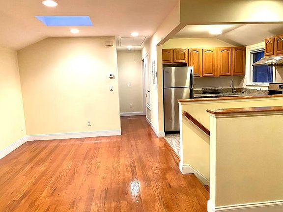 4th image of 712 130th St Floor 2