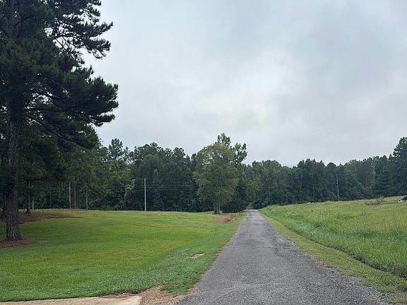 5th image of 310 Brooks Ln
