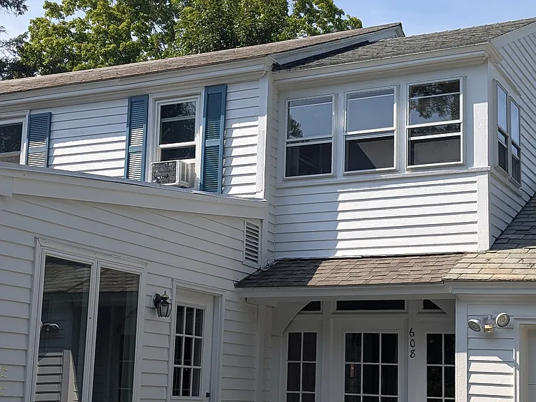 608 S Pleasant St — Photo 10