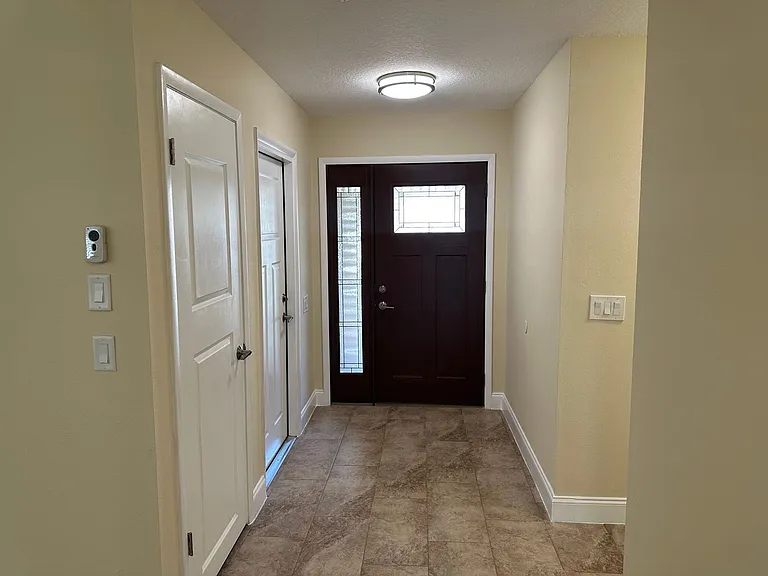 210 Foxwood Dr — Photo 7