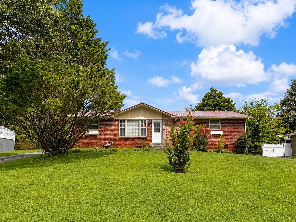 1st image of 204 Lakeshore Dr