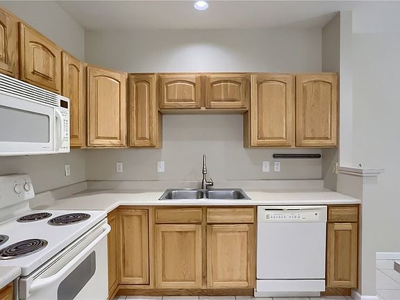 5th image of 118 Southern Valley Ct