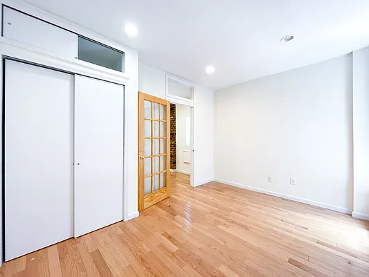 Rented by Compass | media 10