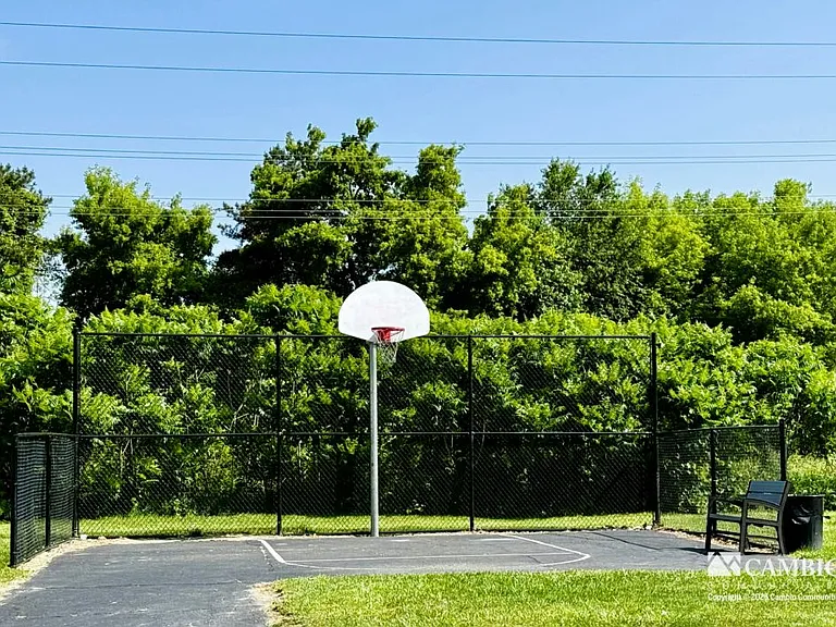 Linden Place — Photo 5