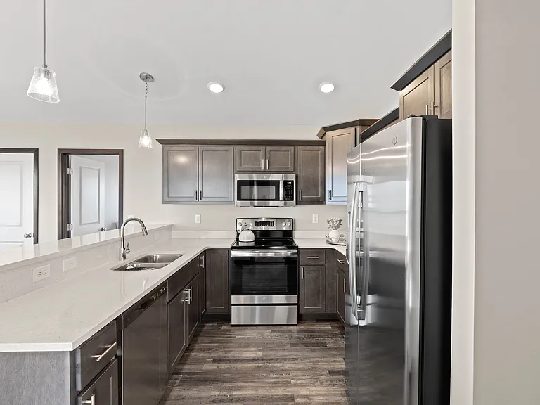 405 Chloe Dr — Photo 4