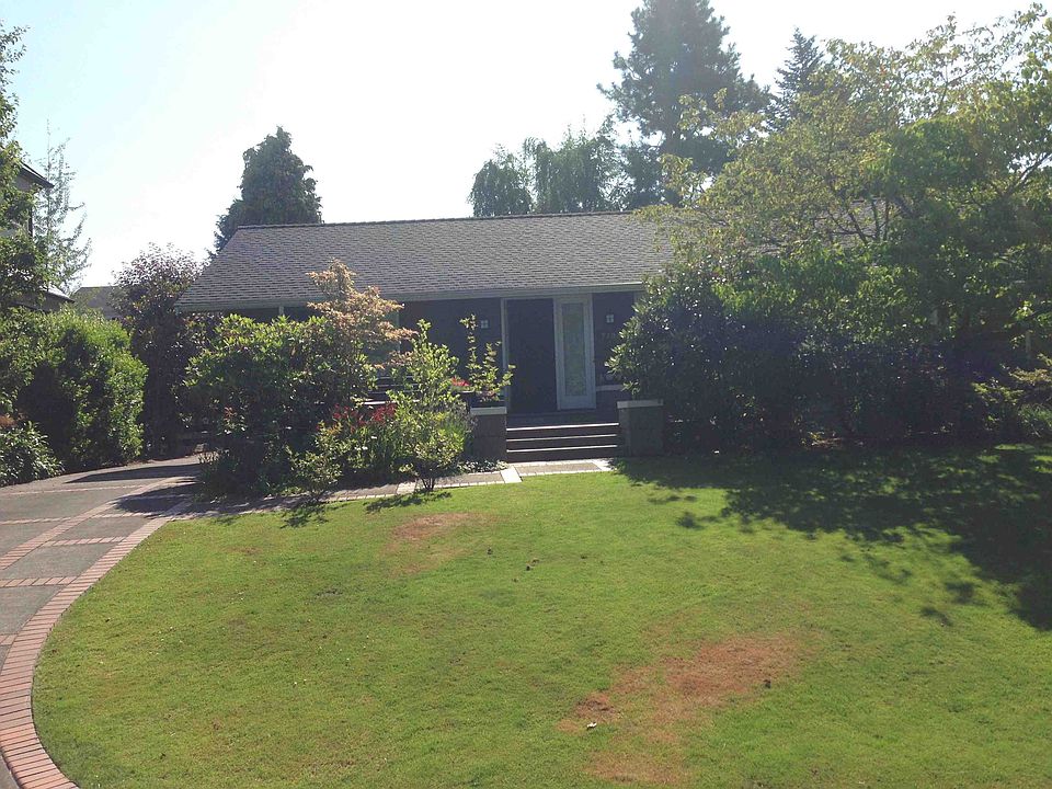1st image of 7734 Fairway Dr NE