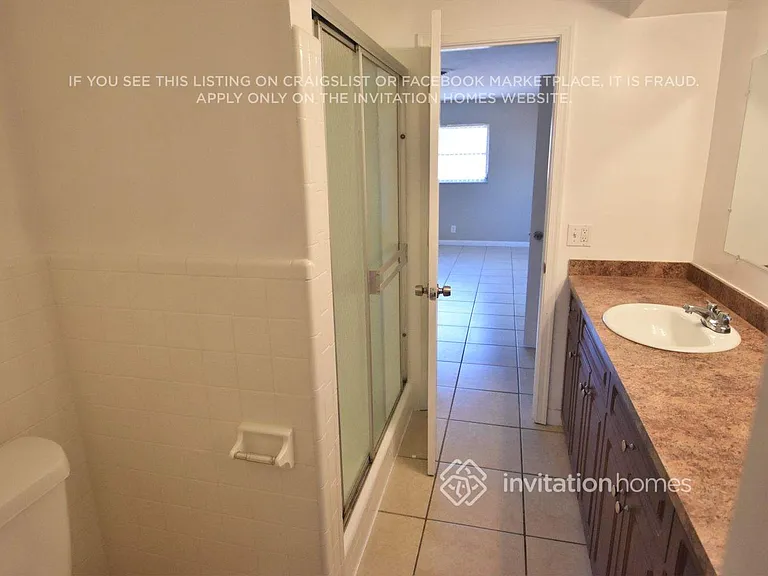 5371 NE 17th Ter — Photo 10