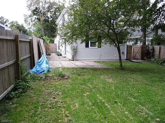 4th image of 9 Woodsedge Ave