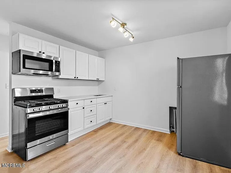 10 Monmouth St #B — Photo 10