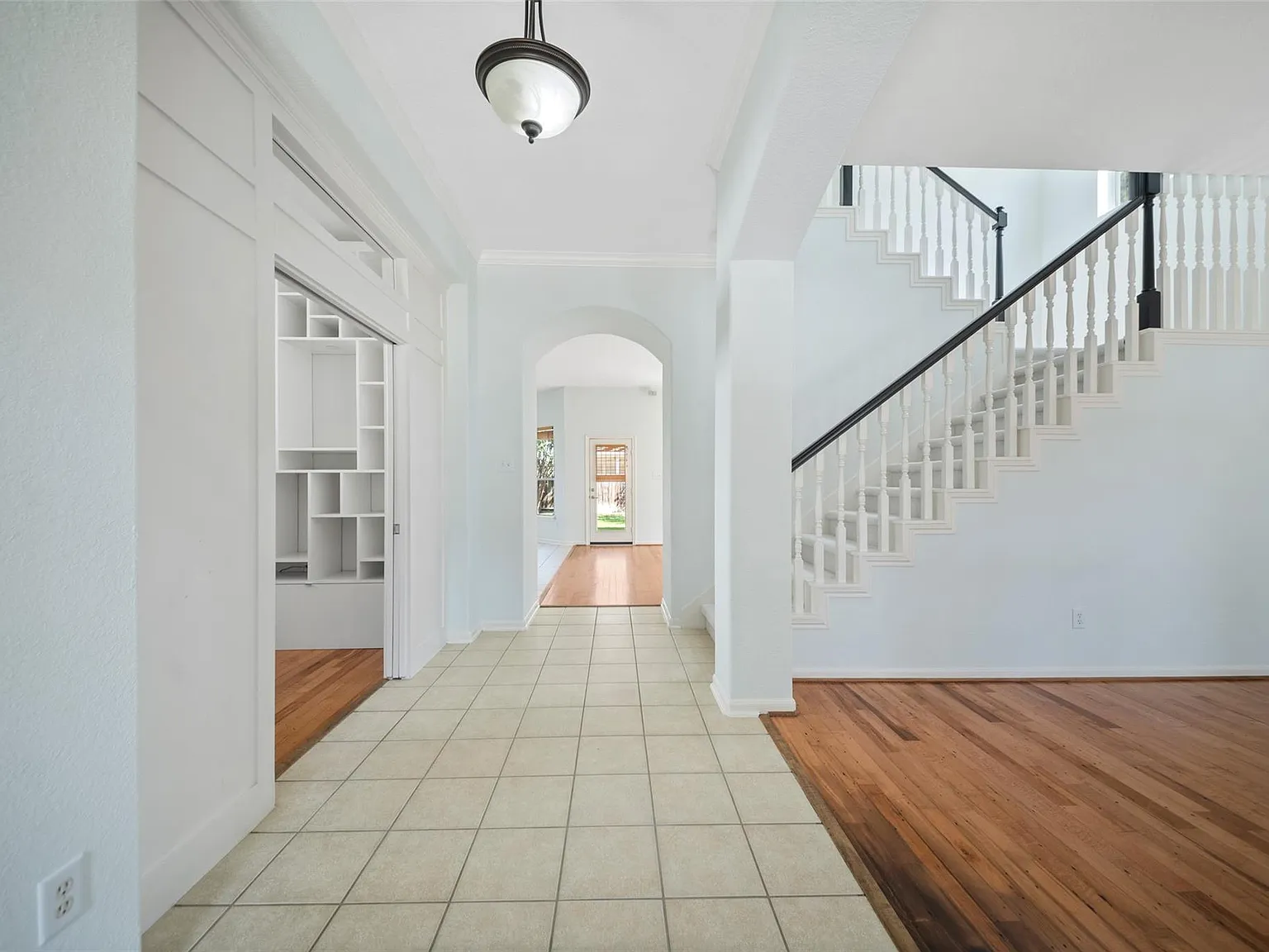 4 bed, 2.5 bath, 2383 sqft, $3,500 — Photo 2