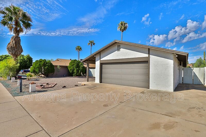 1st image of 8934 N 55th Dr