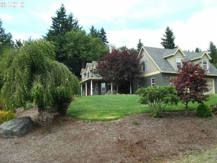 1386 Cherry St photo 1
