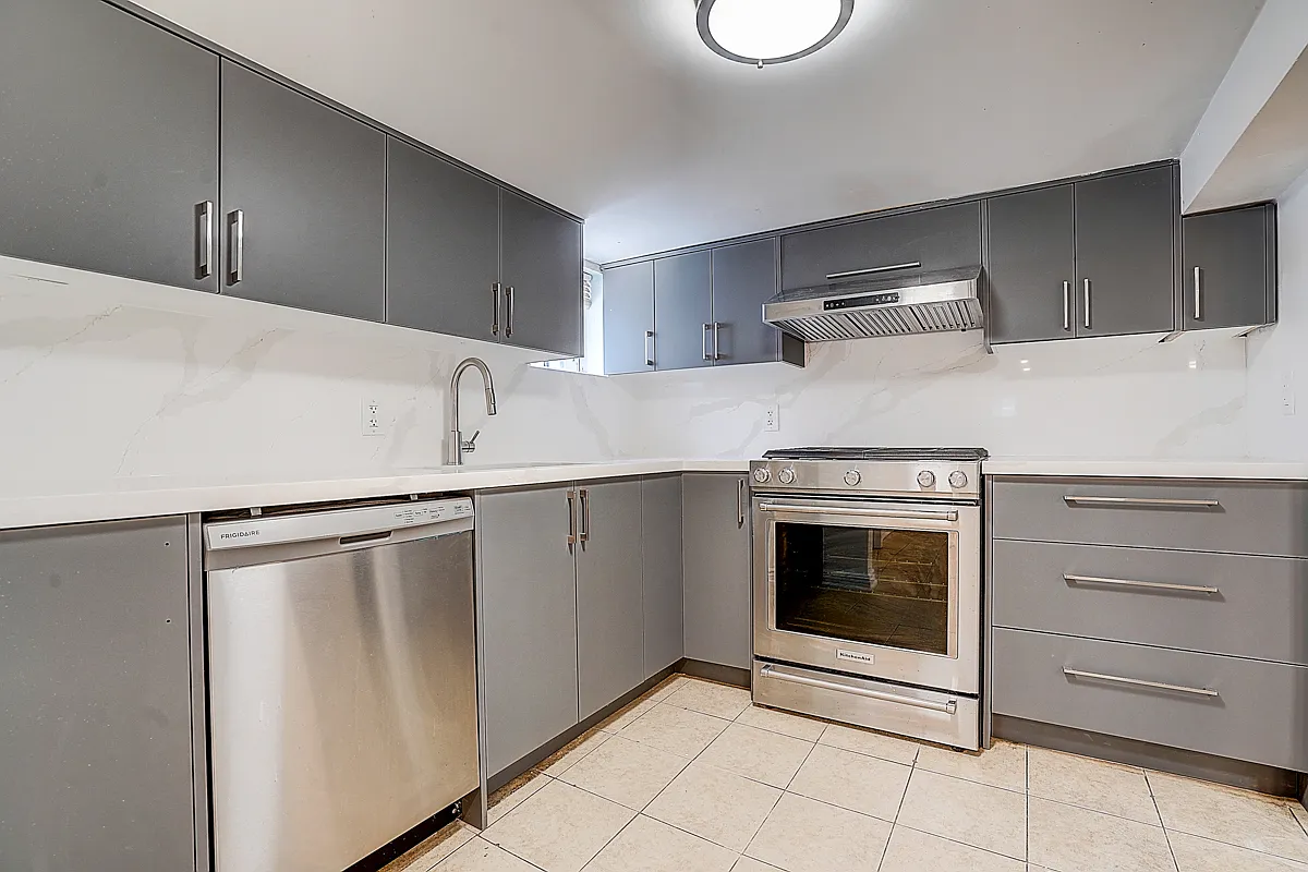 79 OConnor Dr - Lower — Photo 1