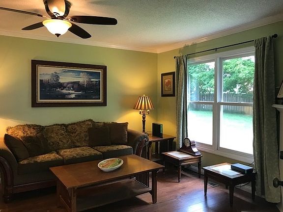Great Light Flows Into Living Room!