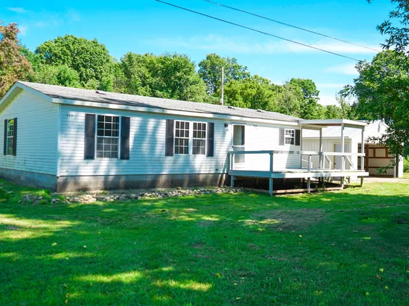 740 N Dickinson Ave, Hesperia, MI 49421