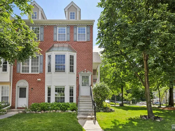 1197 Sycamore Ln, Mahwah, NJ 07430