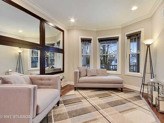 3rd image of 4022 W Waveland Ave
