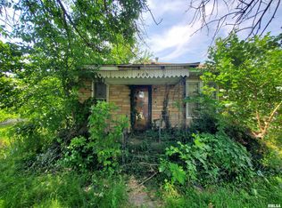 506 E Main St, Christopher, IL 62822