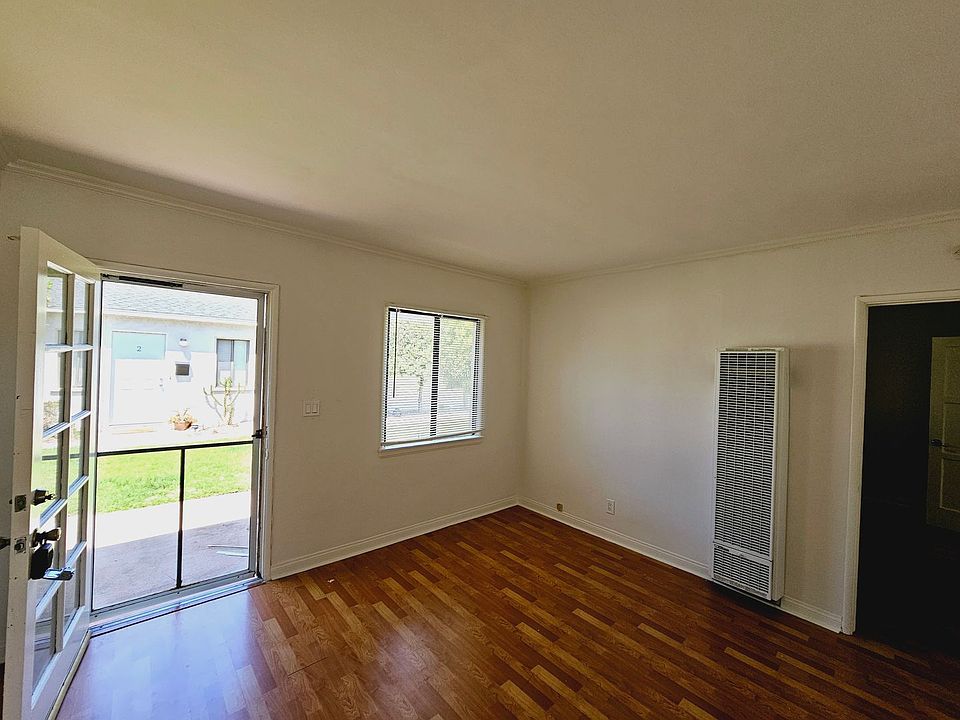 1st image of 224 Avenue H APT 2