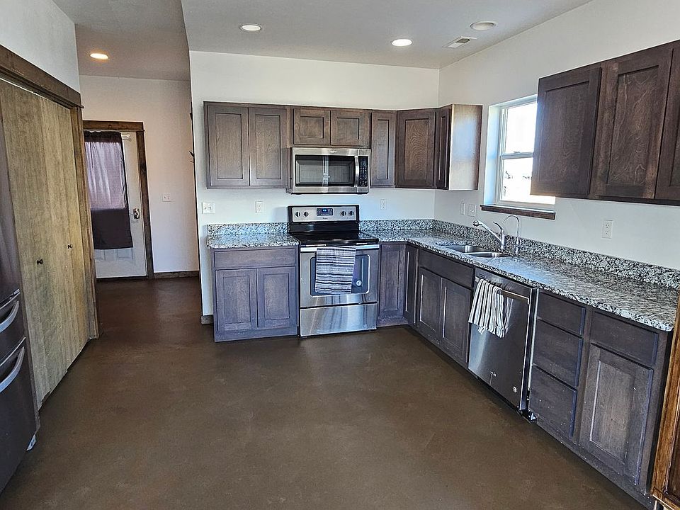 1st image of 68 Robins Nest Ln