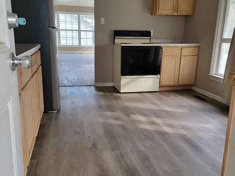 305 Romar Pl — Photo 2