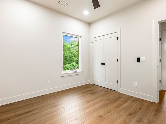 5th image of 14 Winchester Ln