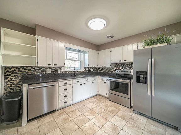 5th image of 6961 La Marre Dr