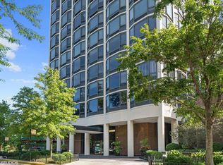 1555 N Astor St APT 23SE, Chicago, IL 60610